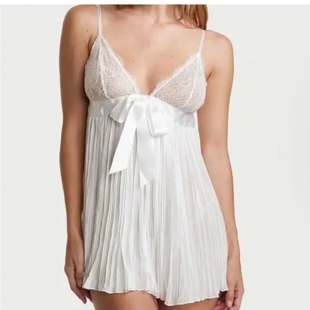 Victoria's Secret White Chemise with Bow Detail